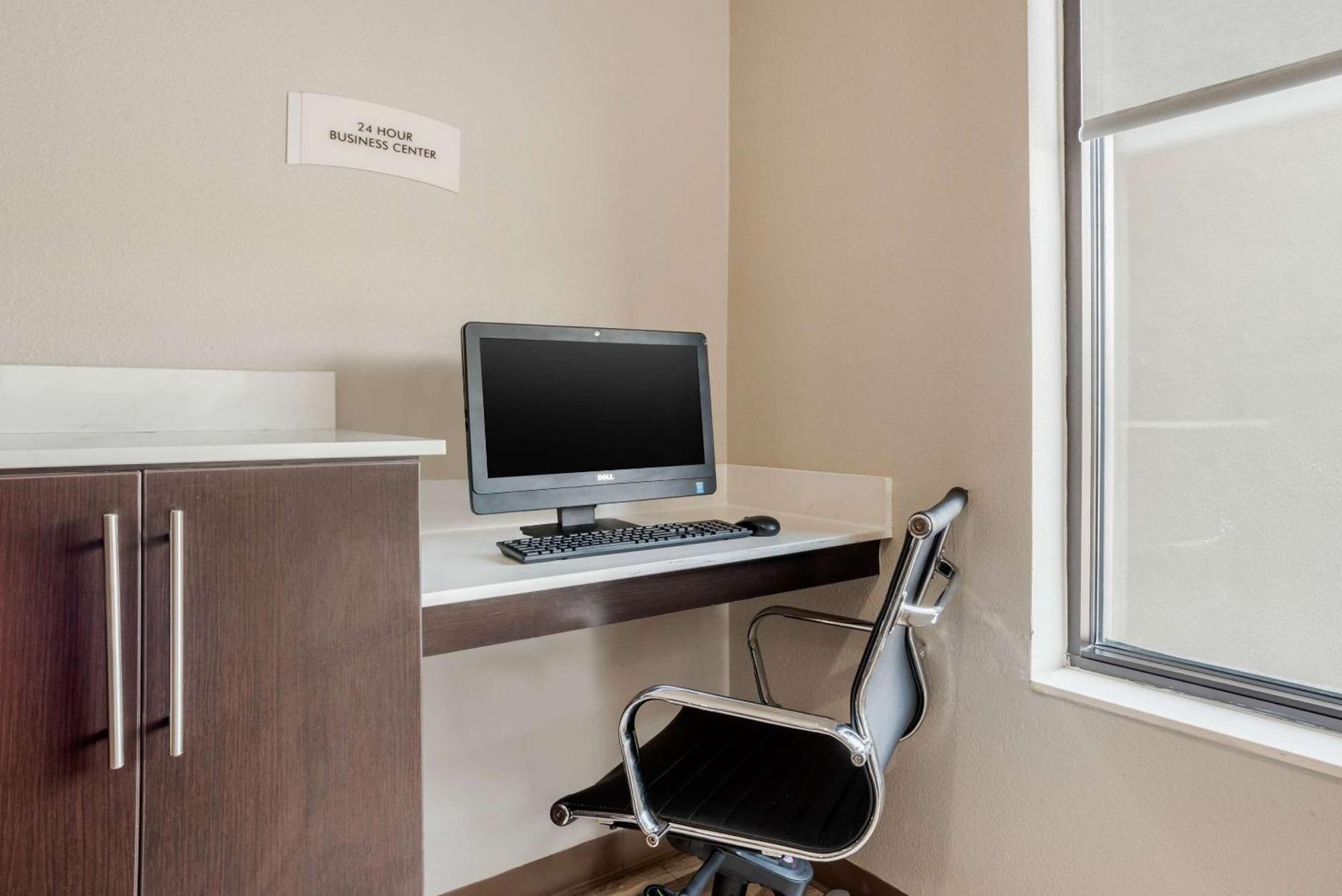 Quality East - Denham Springs Hotel 2*