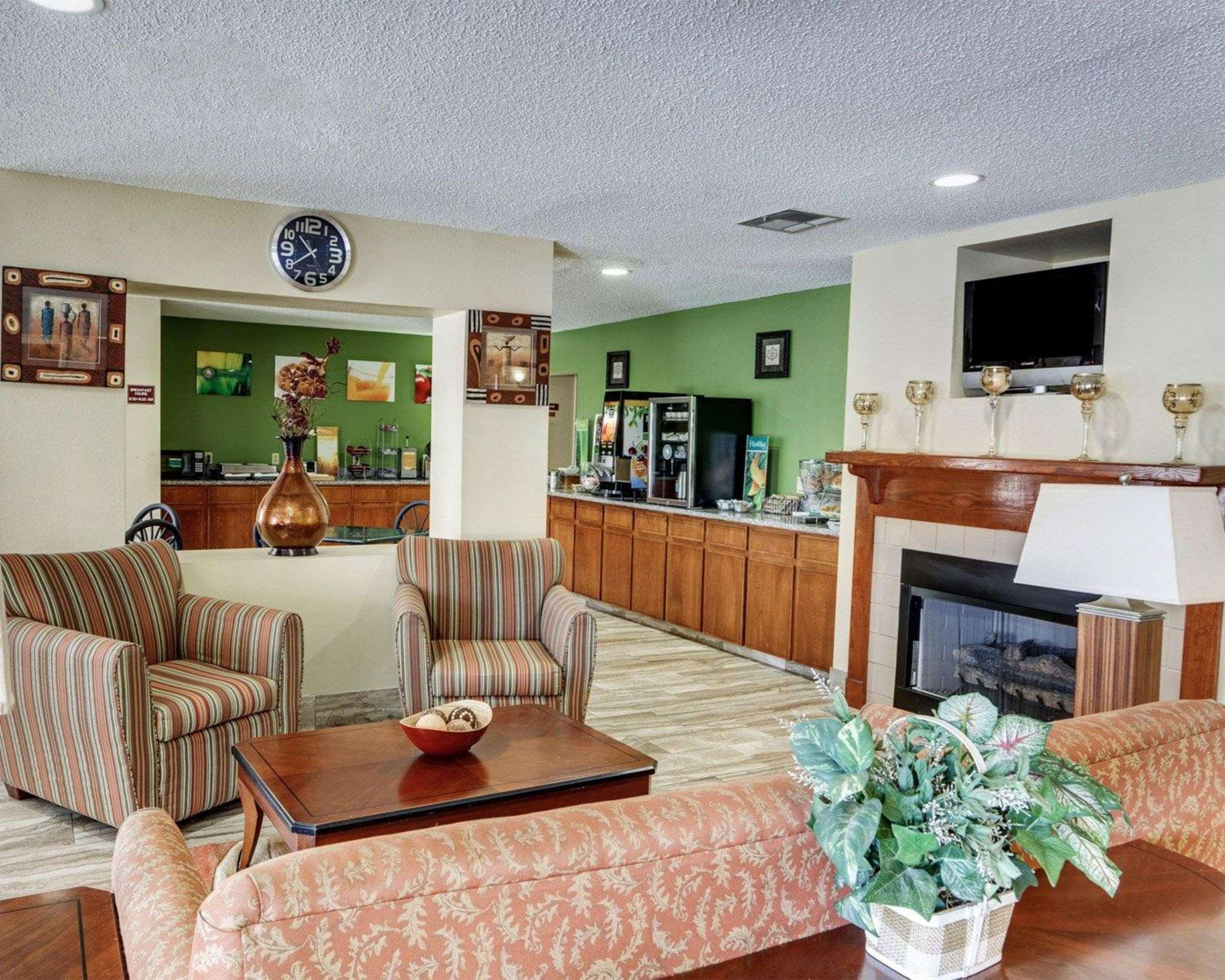 Quality Baton Rouge East - Hotel 2*