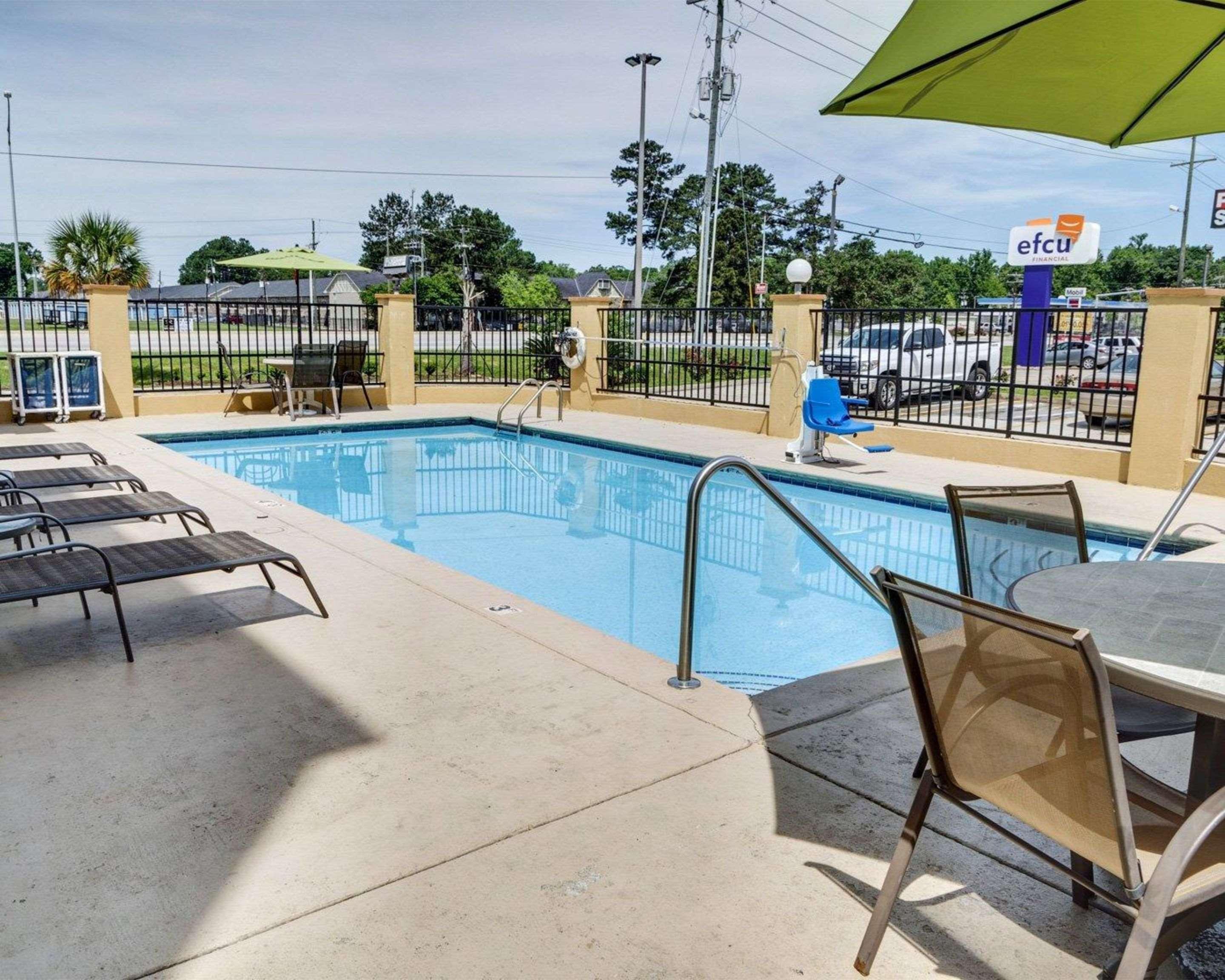Hotel Quality Baton Rouge East - 2*